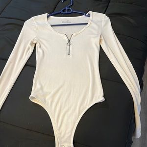 Hollister bodysuit in very good condition